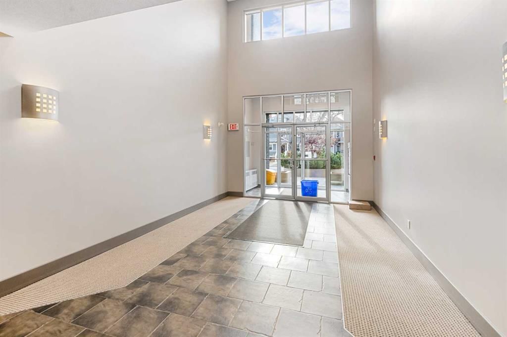 110, 910 18 Avenue SW, Calgary — photo 4 of 28