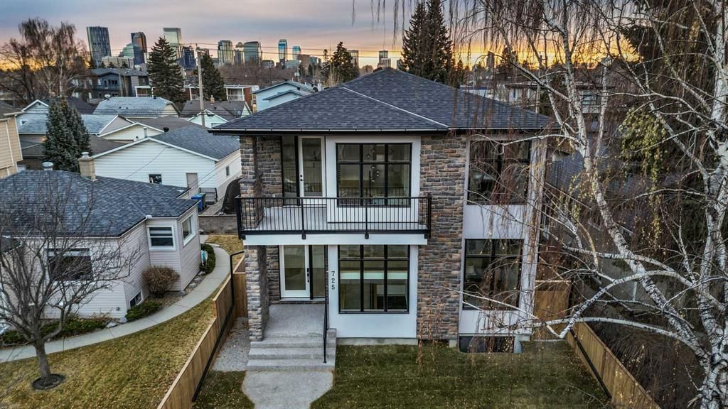 725 18 Avenue NW, Calgary — photo 2 of 50