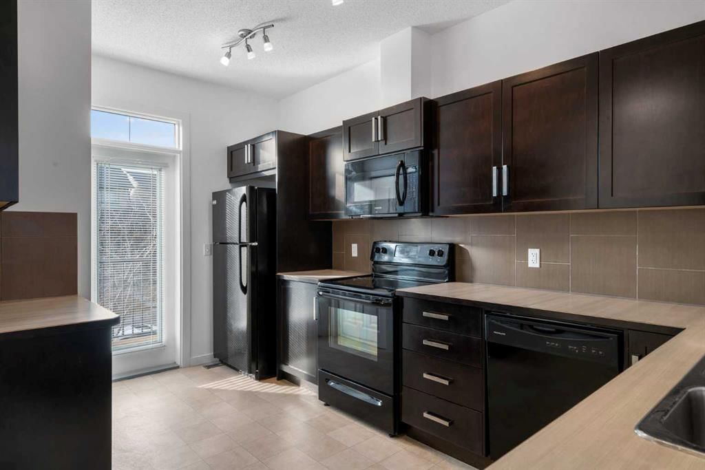 114 New Brighton Landing SE, Calgary — photo 3 of 27