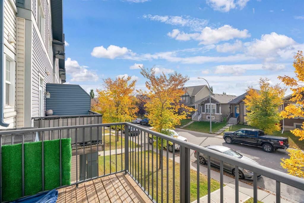 114 New Brighton Landing SE, Calgary — photo 5 of 27