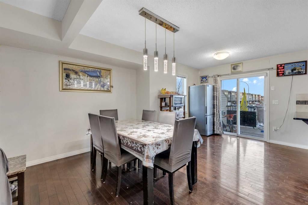8370 Saddlebrook Drive NE, Calgary — photo 5 of 28