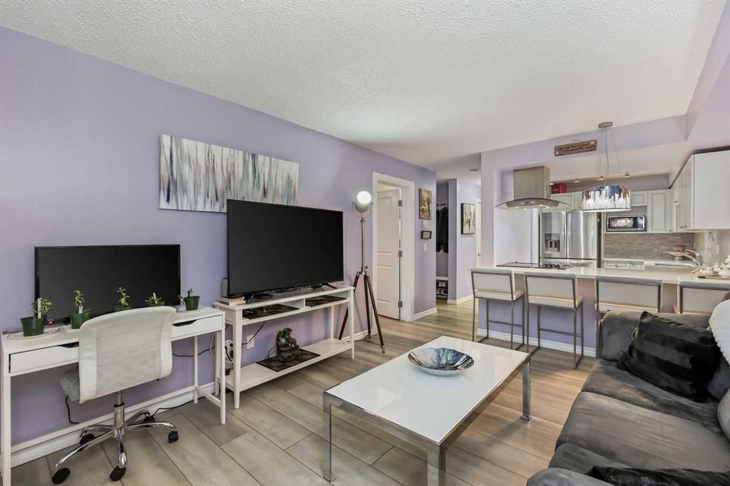 114, 2204 1 Street SW, Calgary — photo 4 of 35