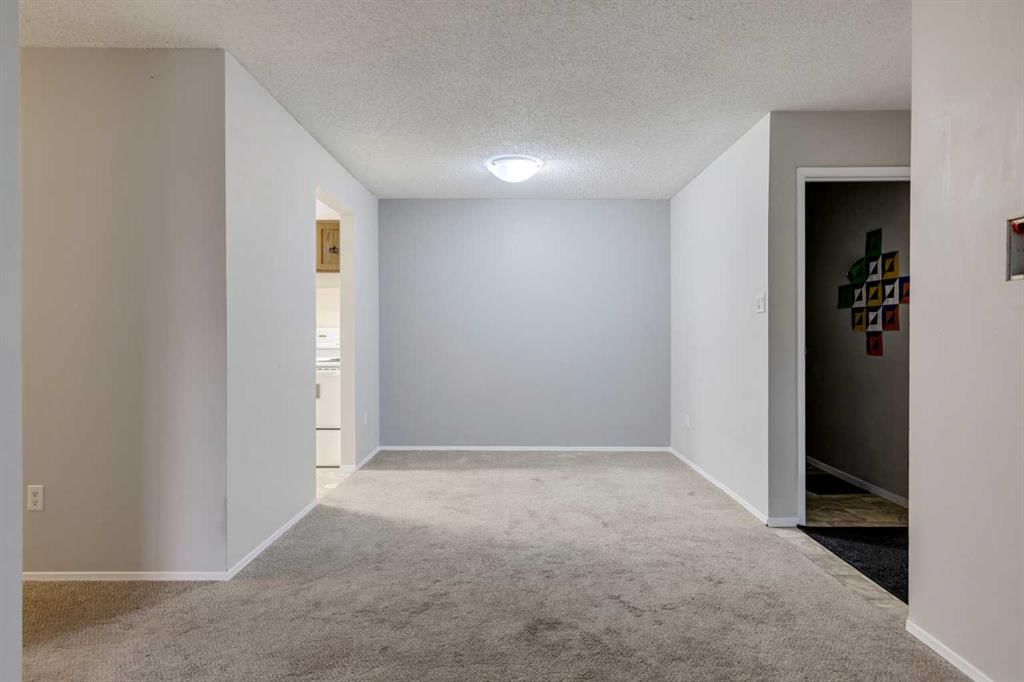 7202, 315 Southampton Drive SW, Calgary — photo 4 of 31