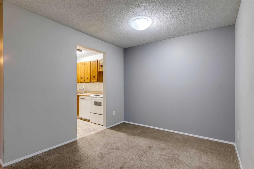 7202, 315 Southampton Drive SW, Calgary — photo 5 of 31