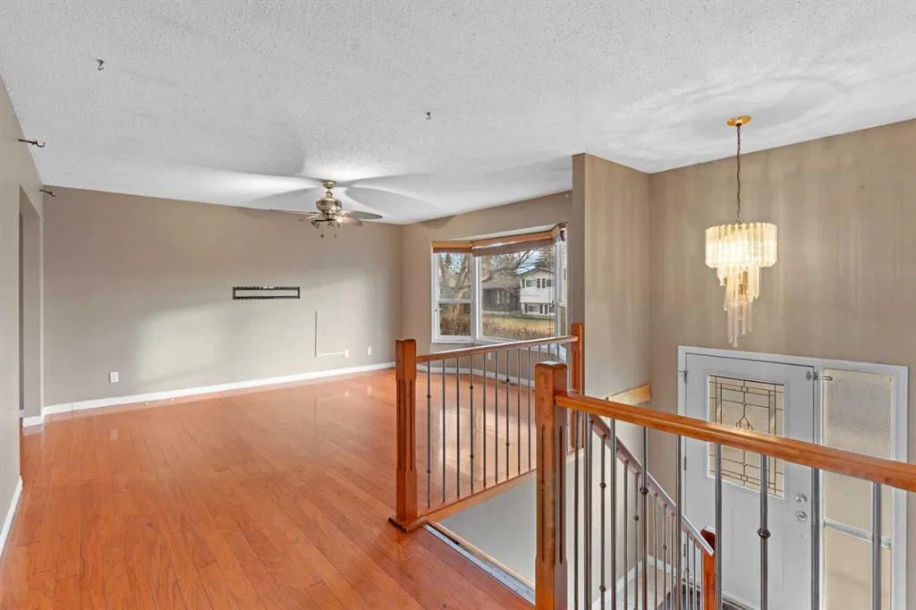 216 Templeview Way NE, Calgary — photo 3 of 36