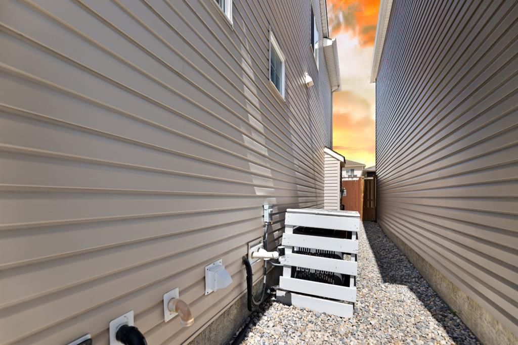 28 Cityside Green NE, Calgary — photo 4 of 35