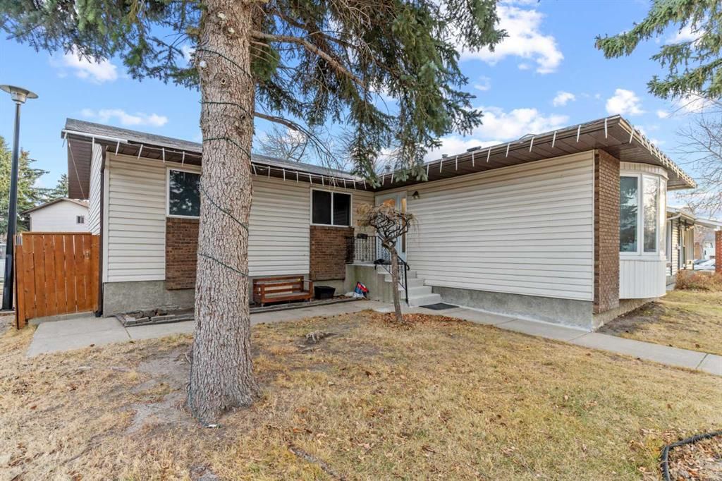 428 Templeton Road NE, Calgary — photo 3 of 41