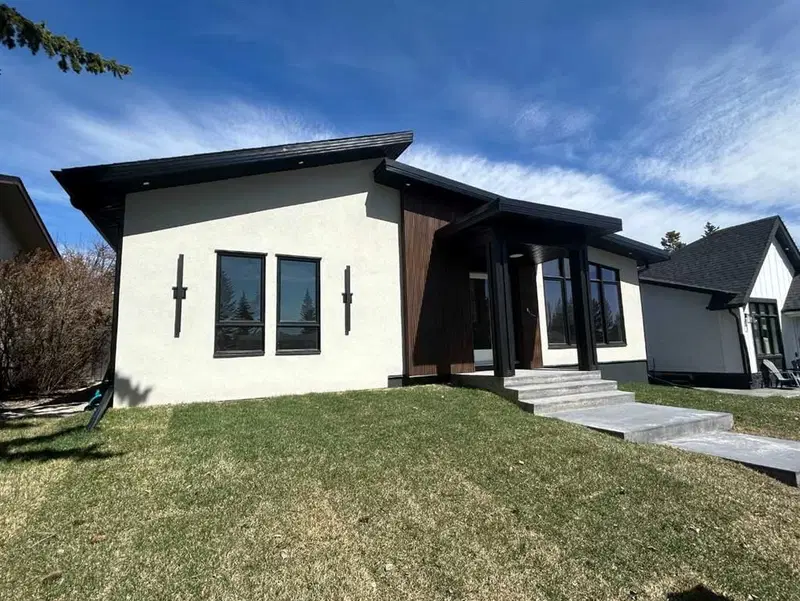 5616 Lodge Crescent SW, Calgary — main listing photo