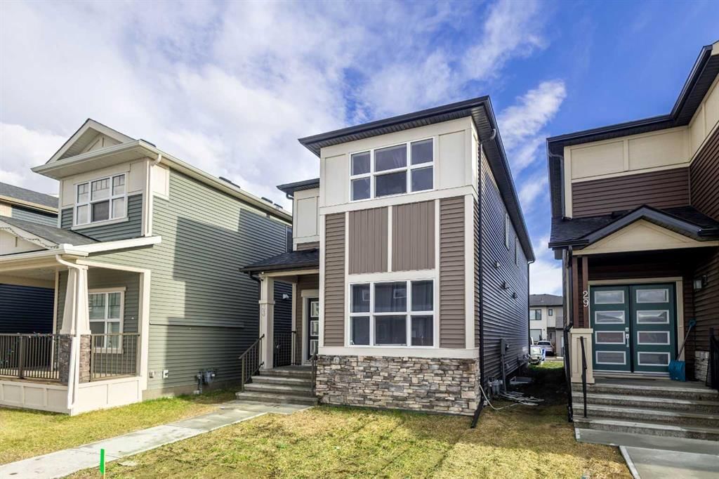 33 Homestead Crescent NE, Calgary — photo 4 of 35