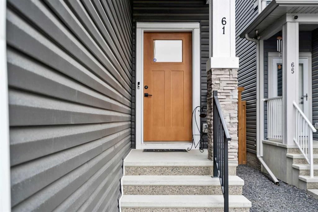 61 Carringsby Way NW, Calgary — photo 2 of 50