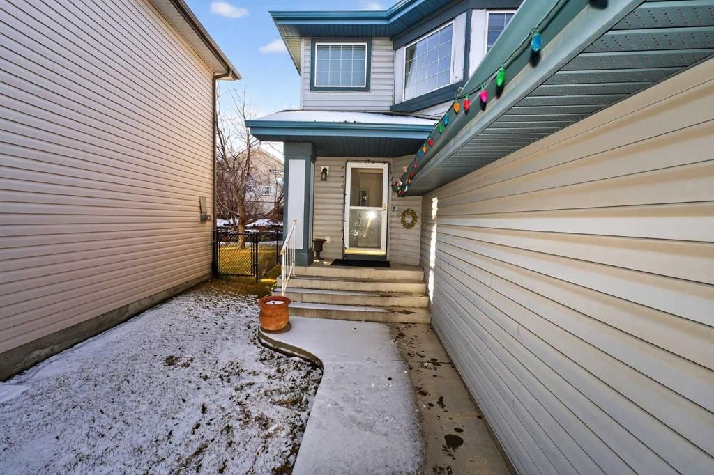 263 Citadel Meadow Grove NW, Calgary — photo 3 of 30