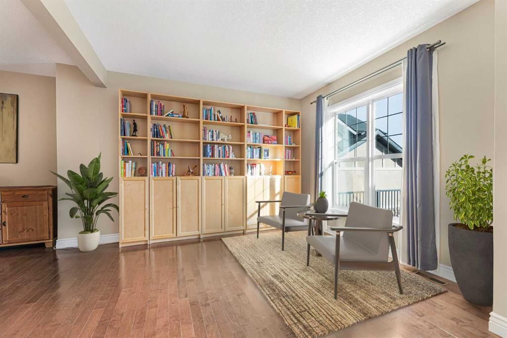 10 Tusslewood Heights NW, Calgary — photo 2 of 49