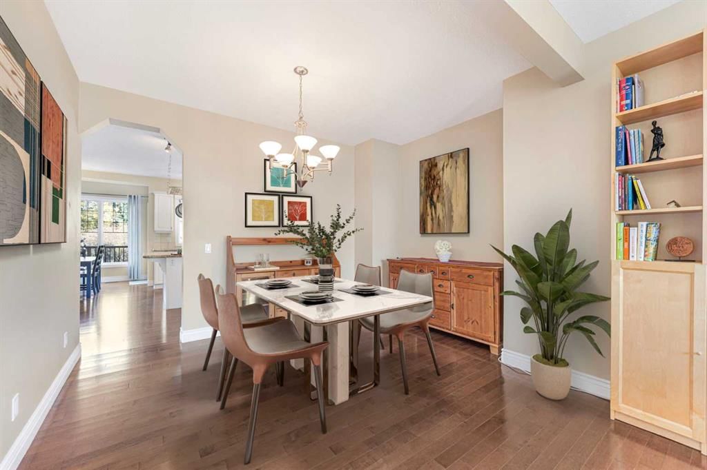 10 Tusslewood Heights NW, Calgary — photo 4 of 49