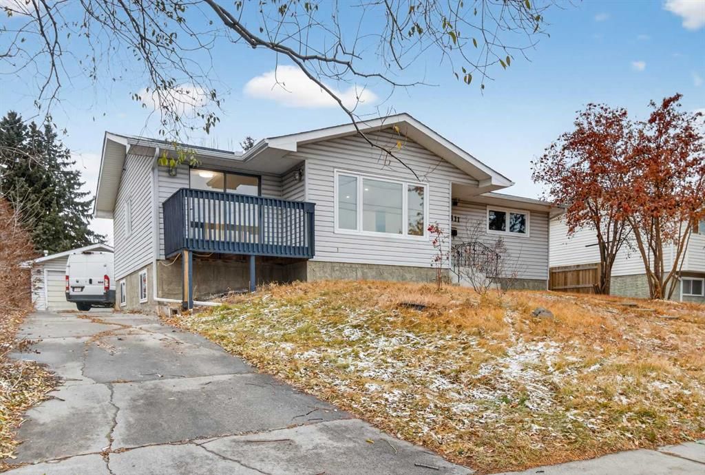 4411 53 Street NW, Calgary — photo 2 of 38