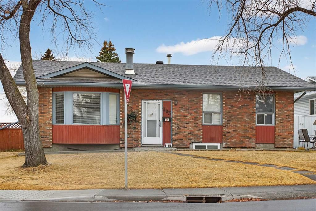 303 Whiteview Road NE, Calgary — photo 2 of 26