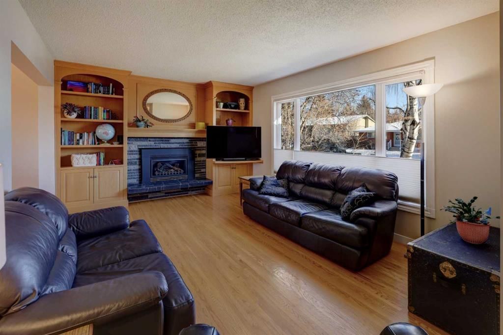 3111 Breen Crescent NW, Calgary — photo 2 of 49