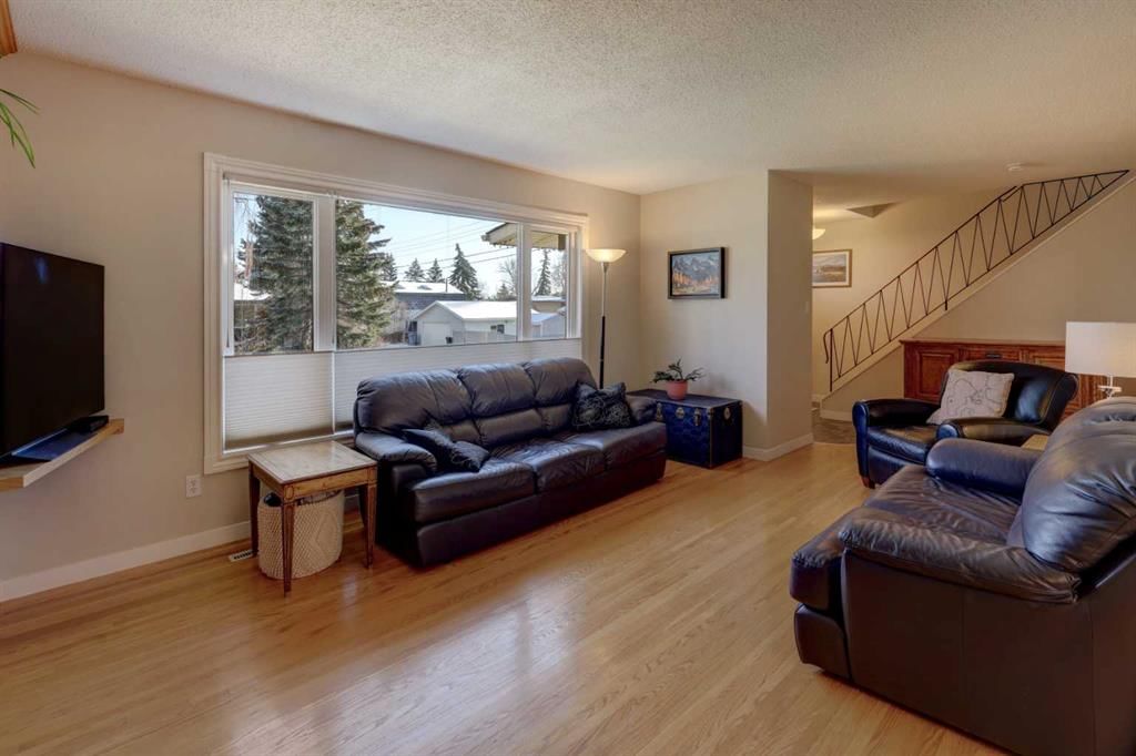 3111 Breen Crescent NW, Calgary — photo 3 of 49