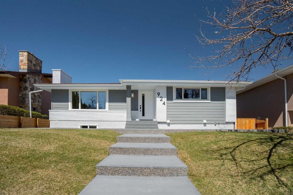 924 Canna Crescent SW, Calgary — main listing photo