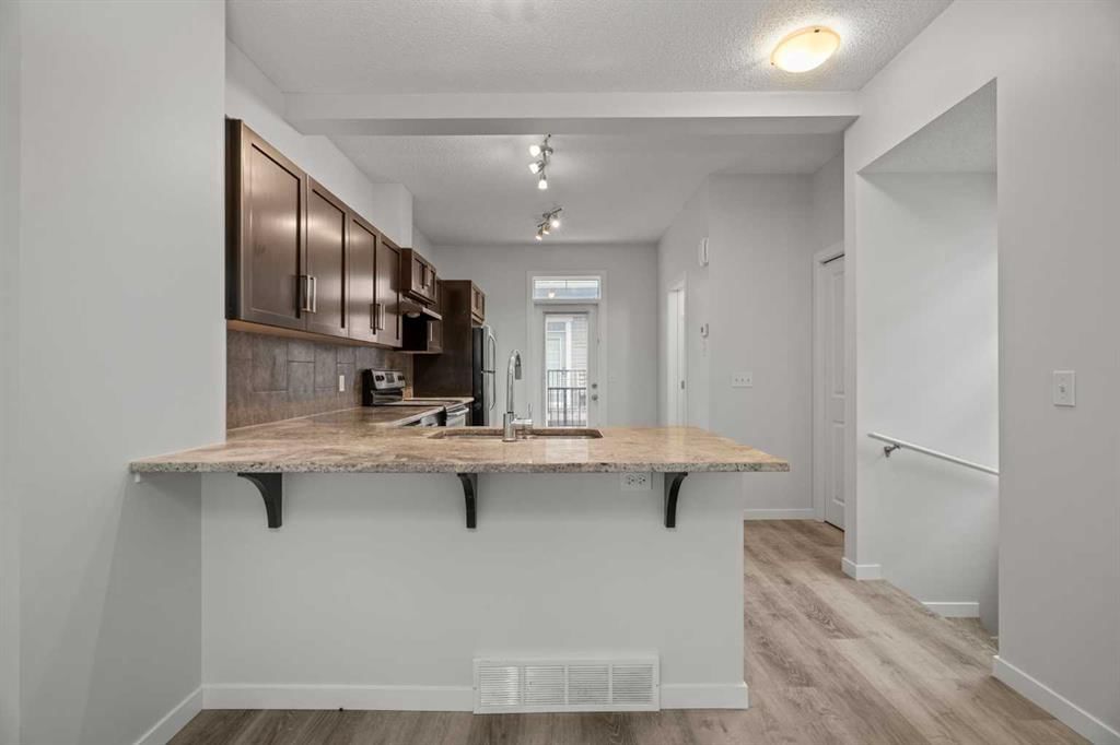 39 New Brighton Point SE, Calgary — photo 2 of 28