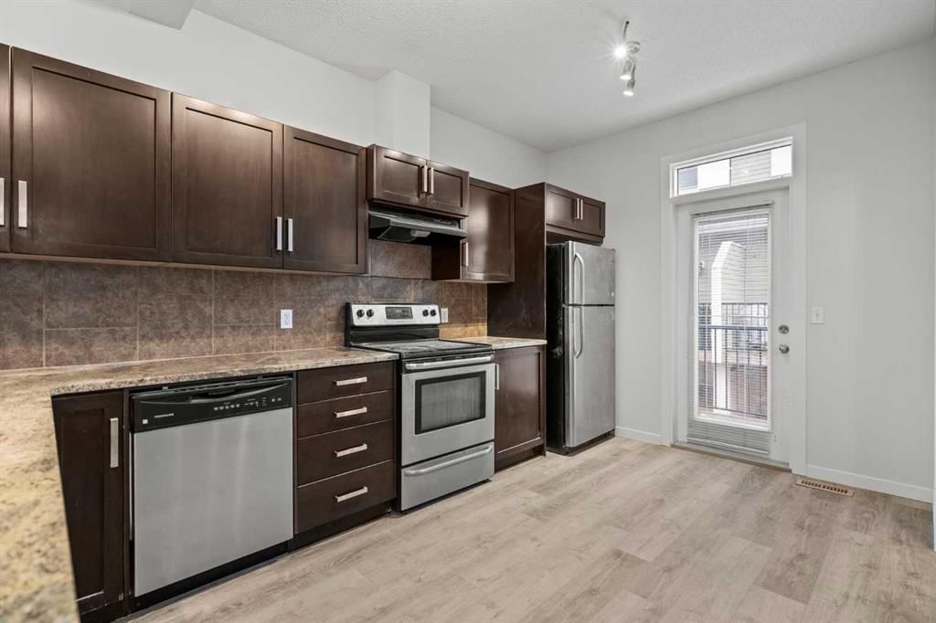 39 New Brighton Point SE, Calgary — photo 4 of 28