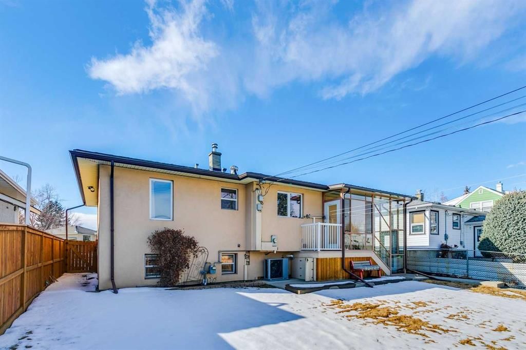 1228 Richland Road NE, Calgary — photo 2 of 30