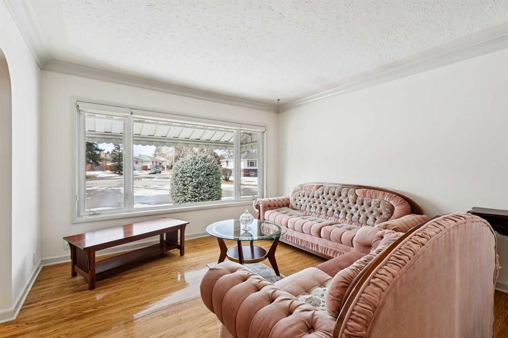 1228 Richland Road NE, Calgary — photo 5 of 30