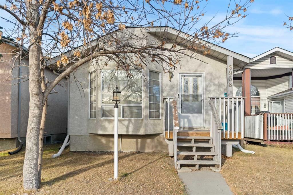 6938 Laguna Way NE, Calgary — photo 2 of 31