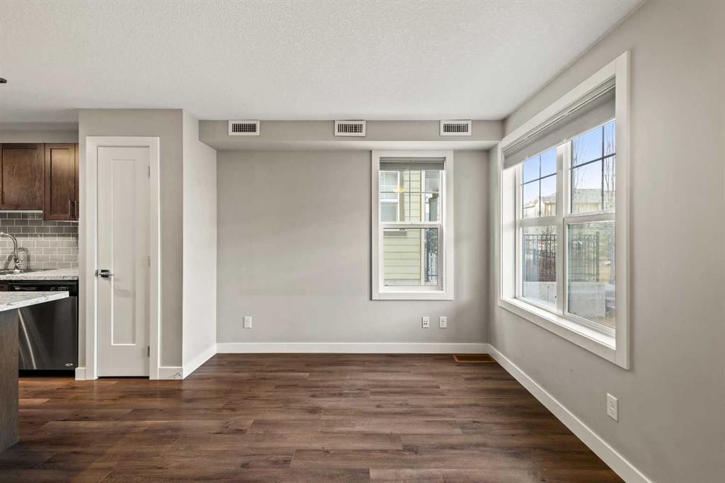 156 Evanscrest Gardens NW, Calgary — photo 3 of 25