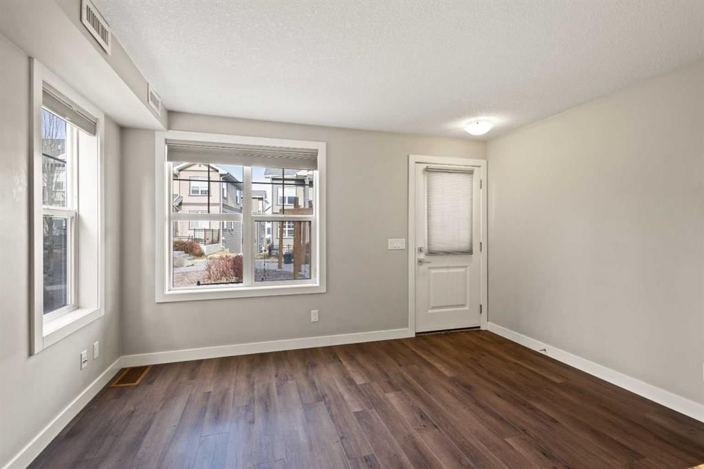 156 Evanscrest Gardens NW, Calgary — photo 4 of 25