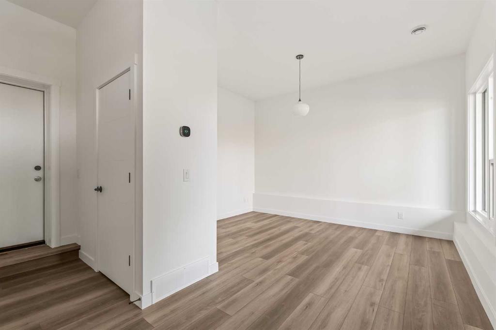 2507 Sovereign Crescent SW, Calgary — photo 2 of 32