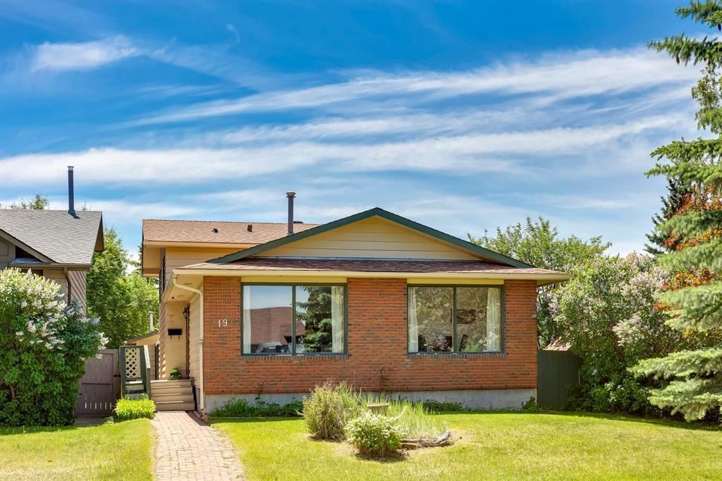 19 Shawmeadows Gate SW, Calgary — photo 2 of 43