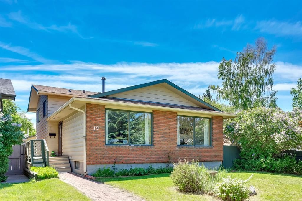 19 Shawmeadows Gate SW, Calgary — photo 3 of 43