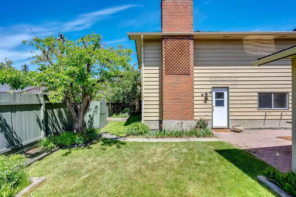 19 Shawmeadows Gate SW, Calgary — photo 5 of 43