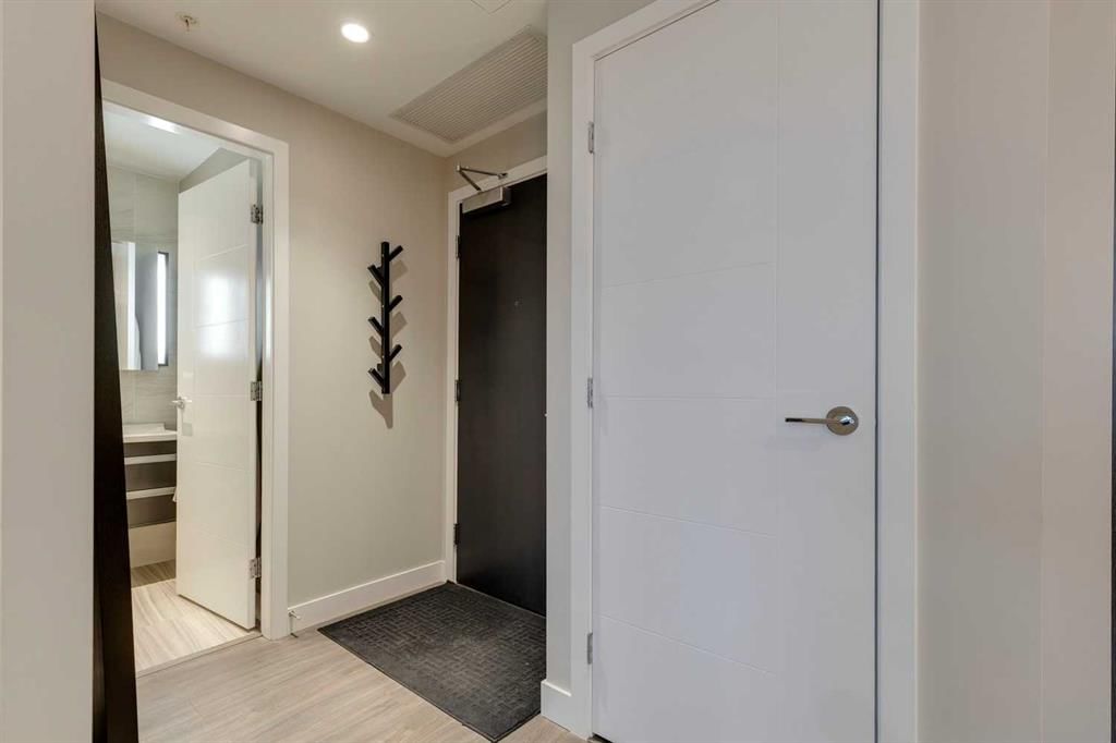 801, 930 16 Avenue SW, Calgary — photo 3 of 36