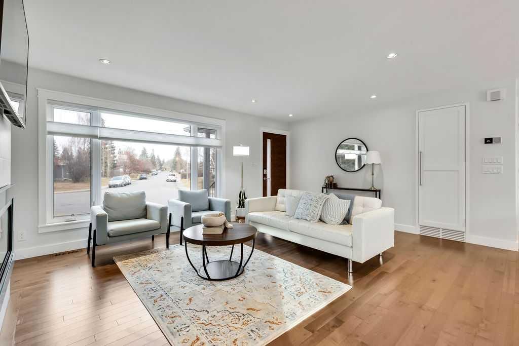 100 Haysboro Crescent SW, Calgary — photo 5 of 37