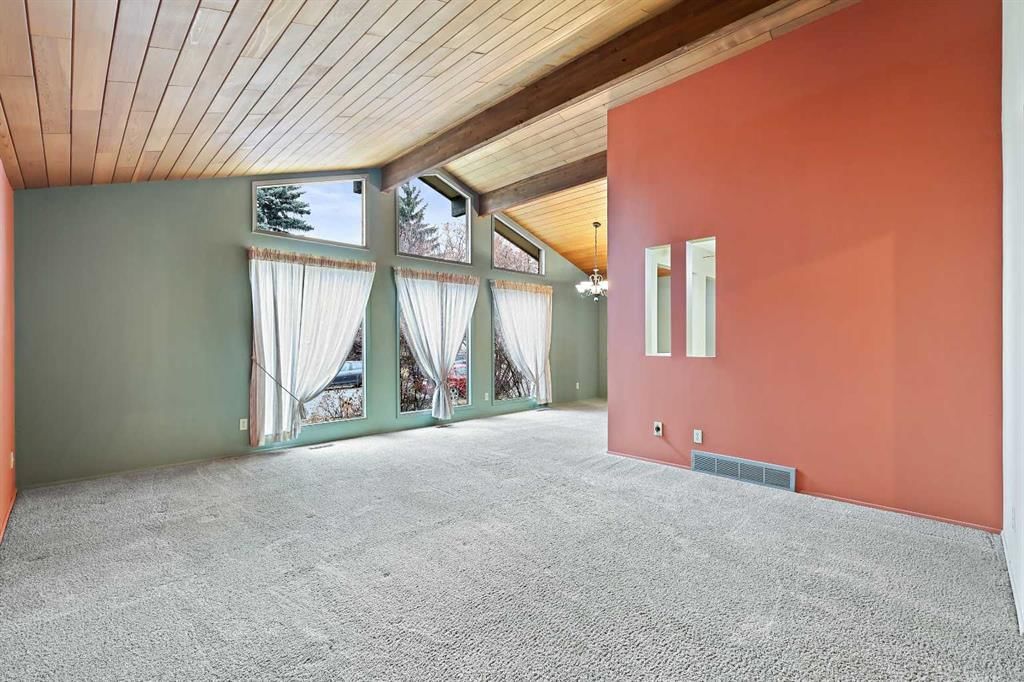 27 Sunmount Crescent SE, Calgary — photo 3 of 50