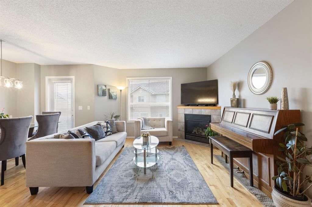 120 Douglas Glen Park SE, Calgary — photo 4 of 34