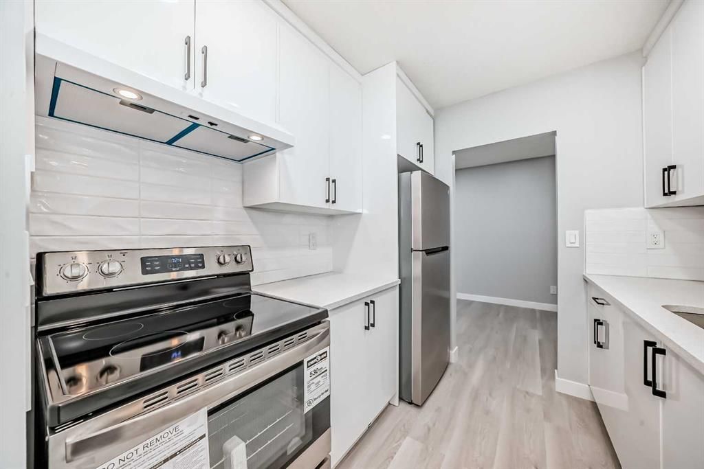 7602 25 Street SE, Calgary — photo 5 of 31