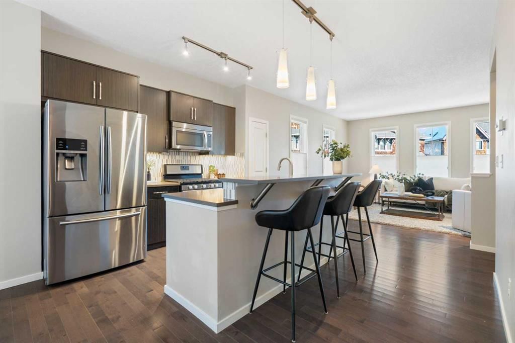 420 Ascot Circle SW, Calgary — main listing photo