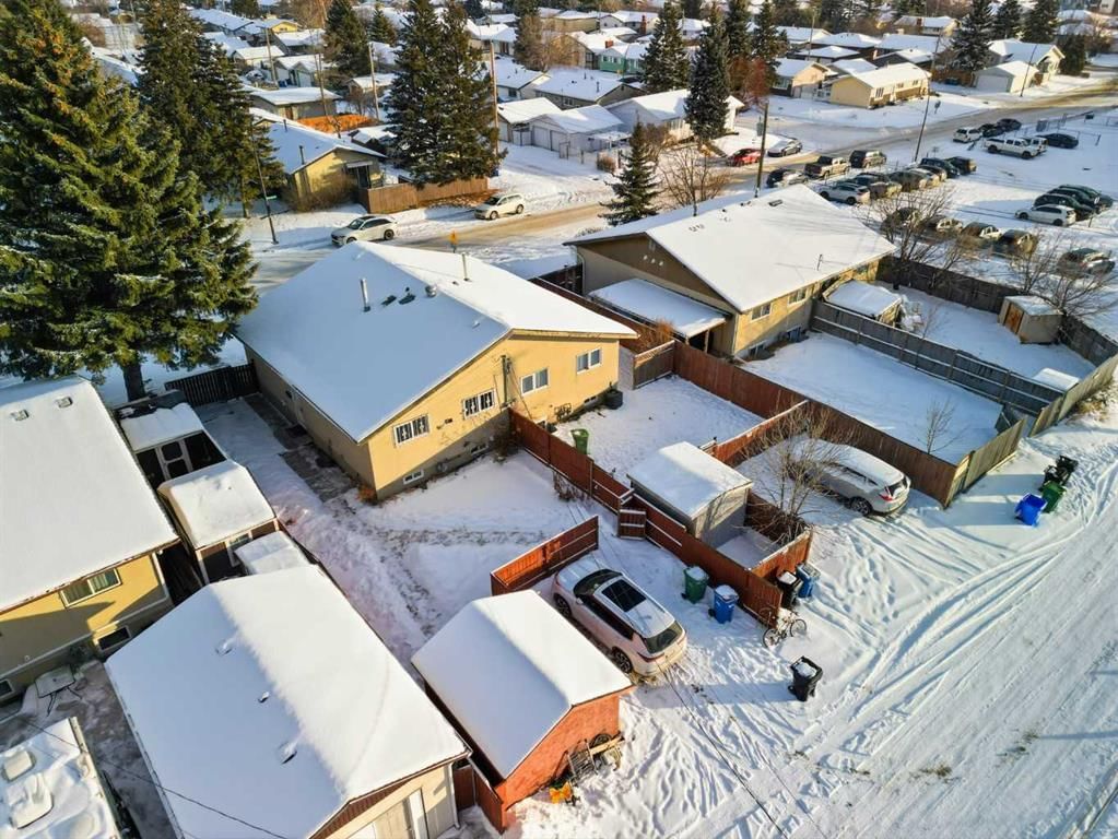 923 Marcombe Drive NE, Calgary — photo 5 of 39