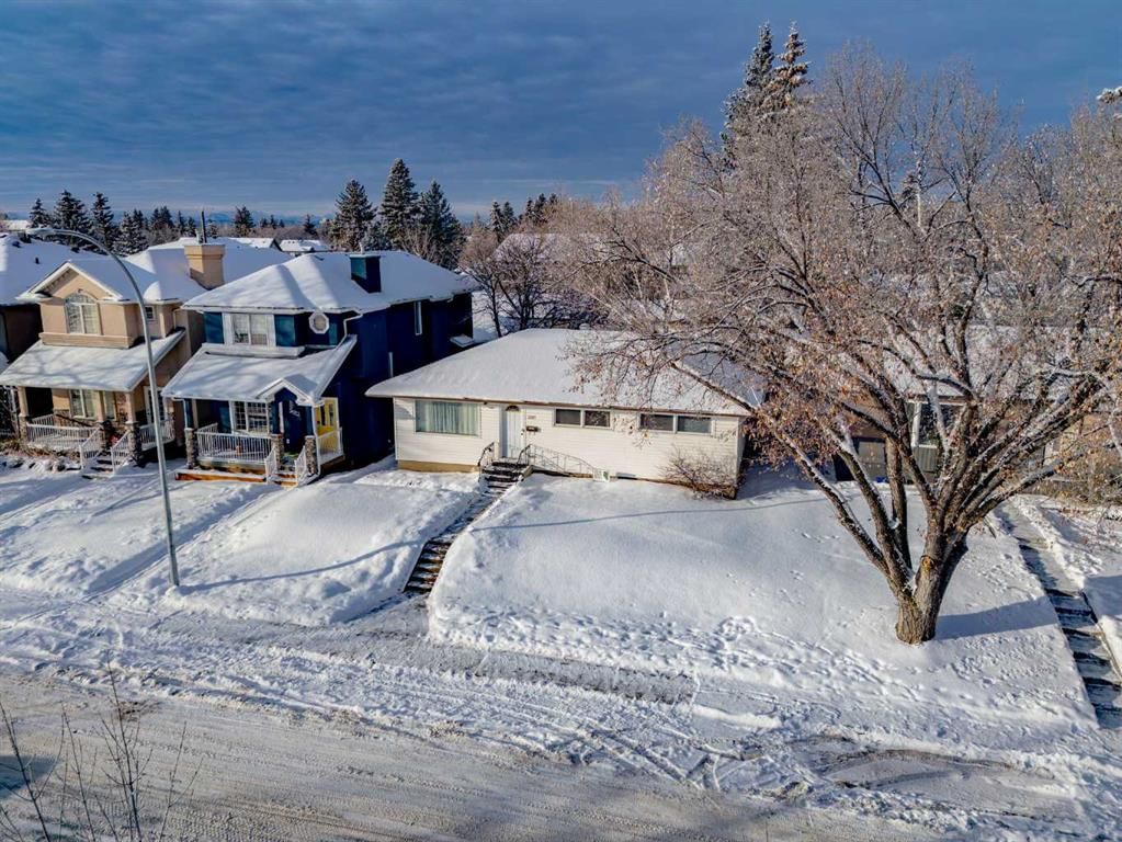 3519 40 Street SW, Calgary — main listing photo