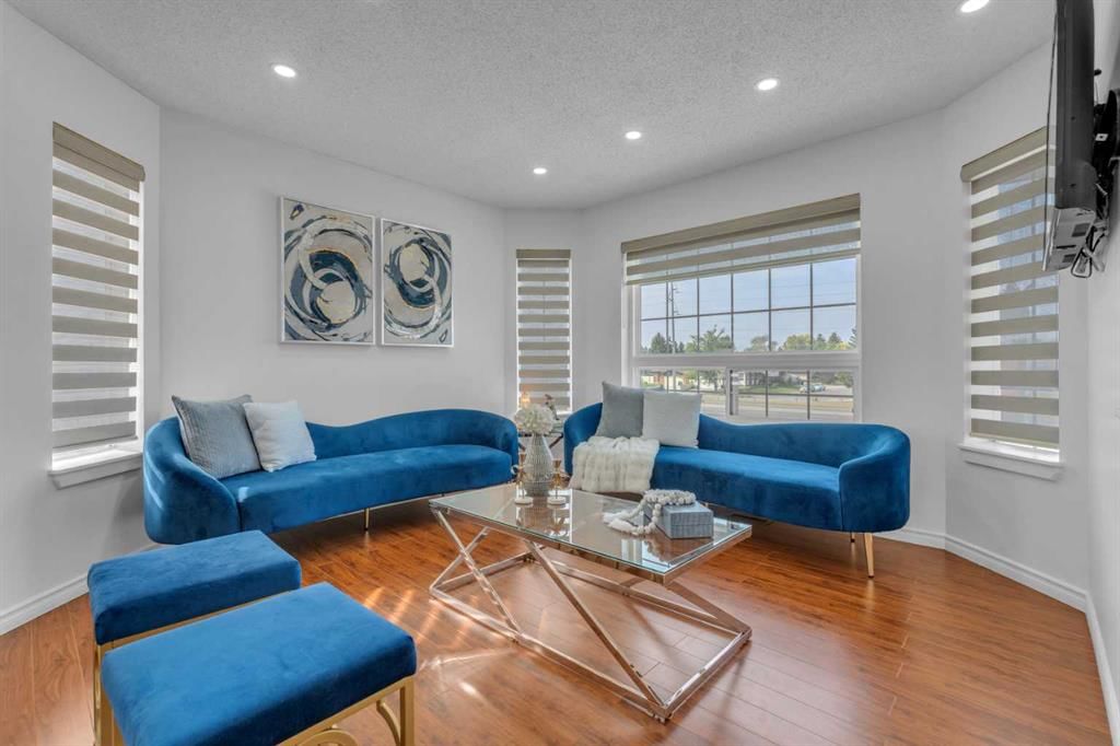 190 Costa Mesa Close NE, Calgary — photo 2 of 48
