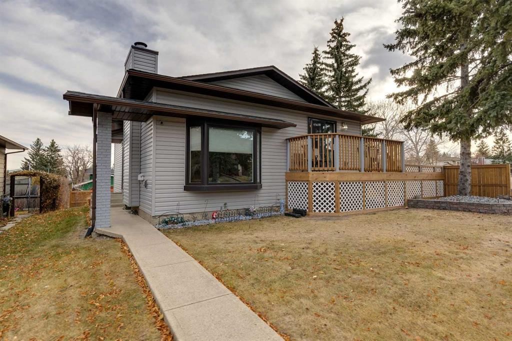 55 Bermuda Place NW, Calgary — photo 2 of 45