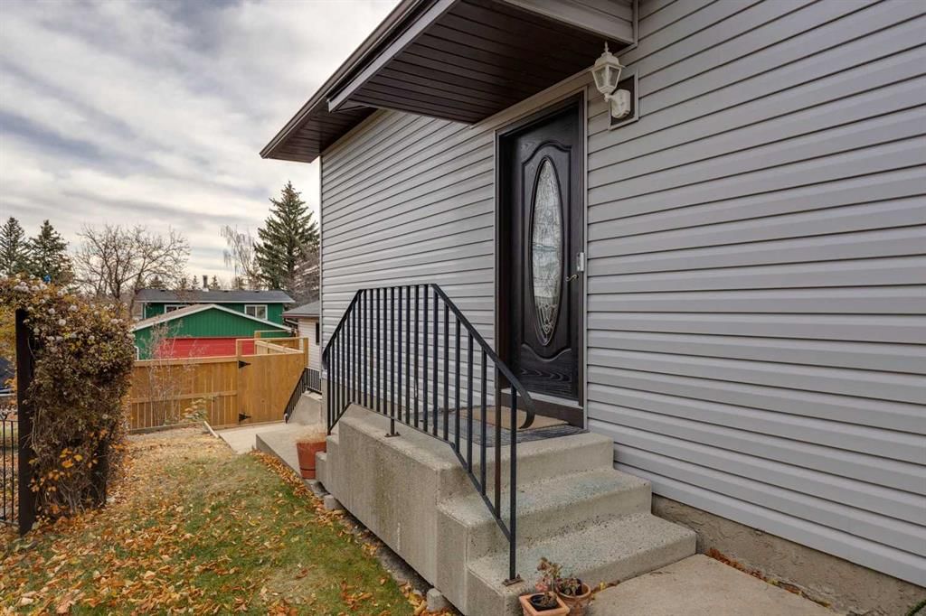 55 Bermuda Place NW, Calgary — photo 3 of 45