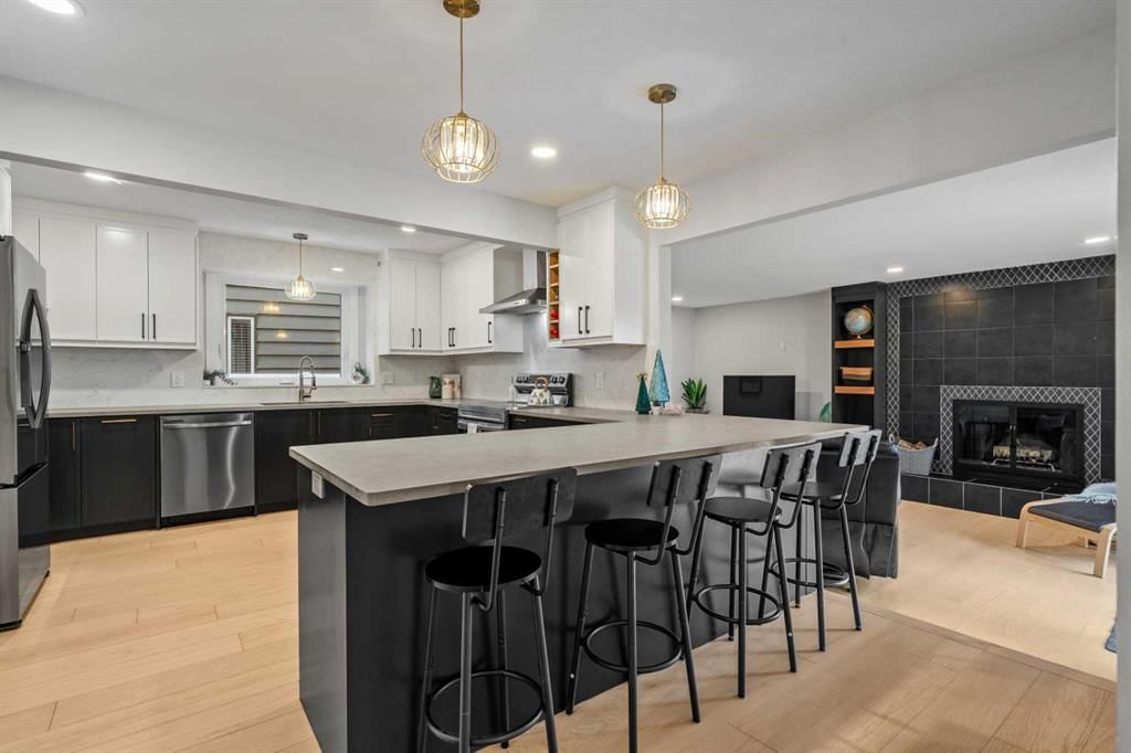 92 Deermeade Road SE, Calgary — photo 4 of 46