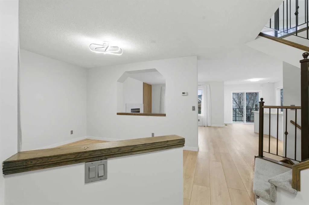210 Douglas Glen Point SE, Calgary — photo 2 of 50