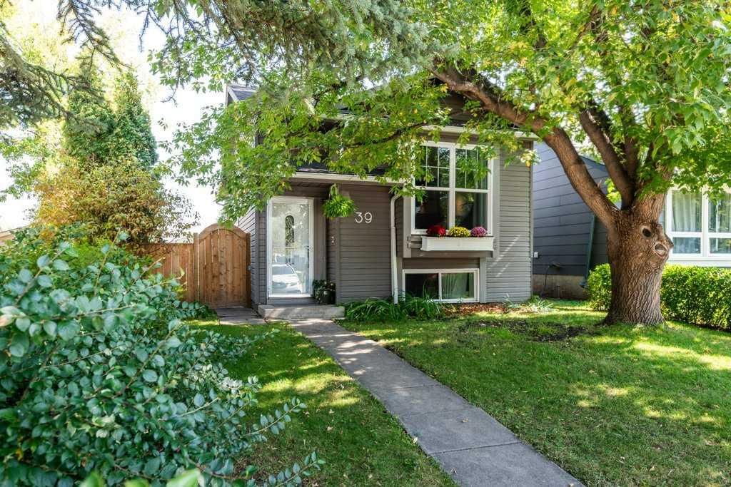 39 Shawglen Place SW, Calgary — main listing photo