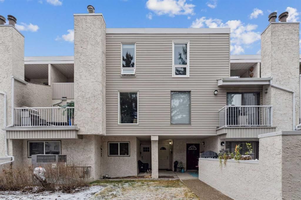 1003, 3500 Varsity Drive NW, Calgary — photo 2 of 27