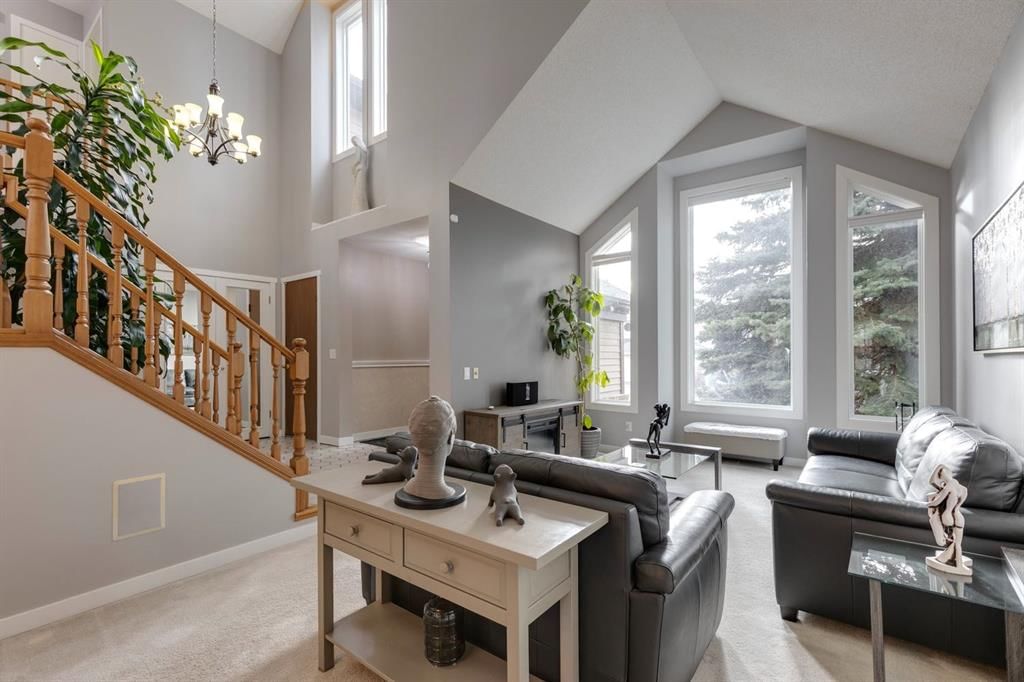 139 Wood Valley Rise SW, Calgary — photo 5 of 50