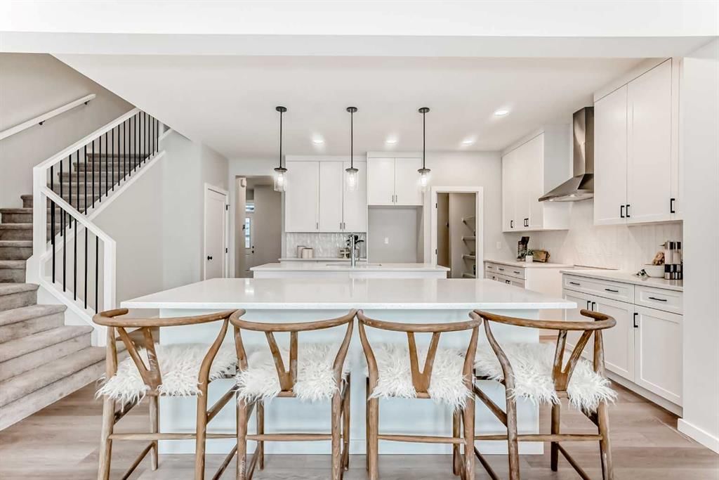 41 Walgrove Bay SE, Calgary — main listing photo